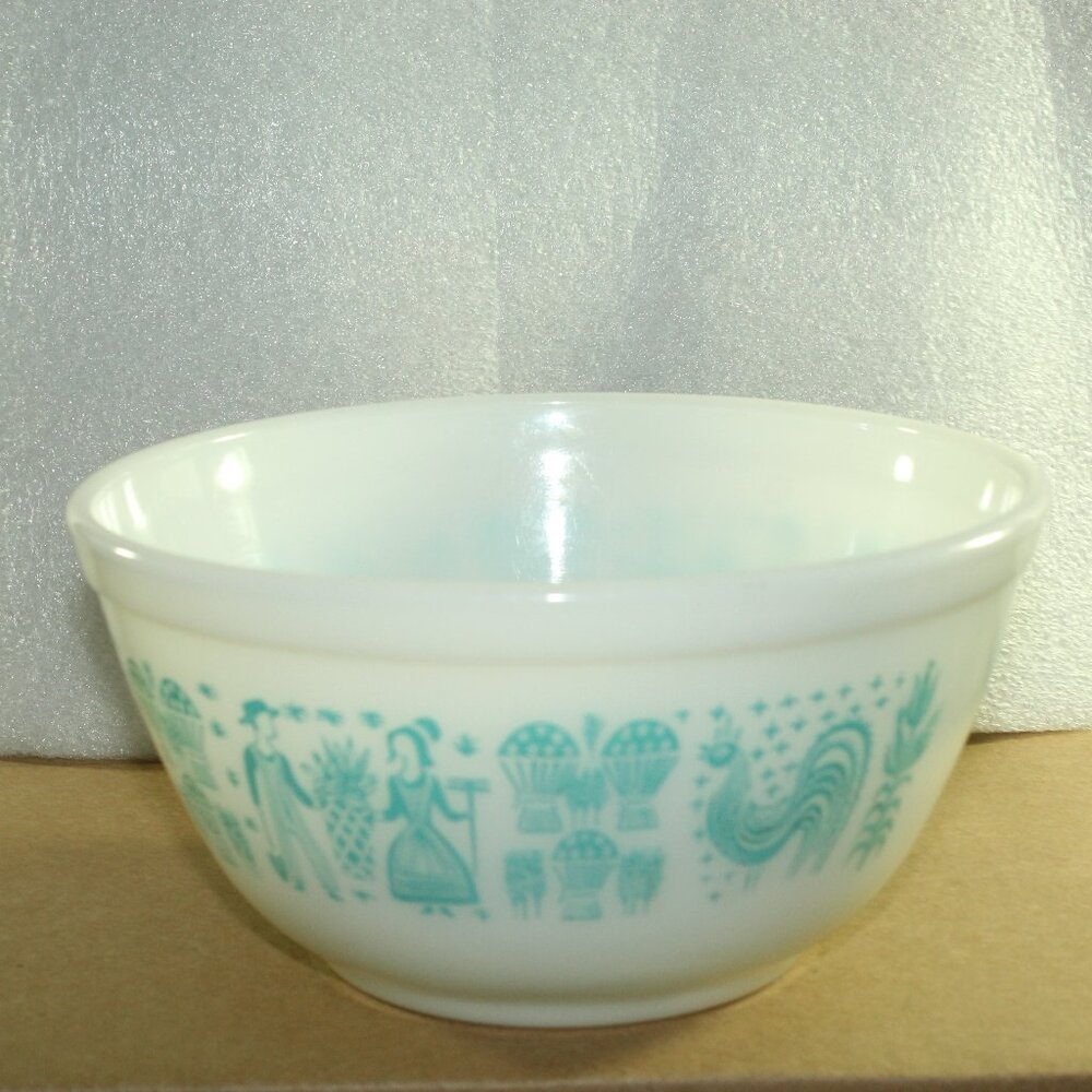 Pyrex Amish Butterprint Turquoise Mixing Stacking Bowl 402 1 1/2 Qt - MINT